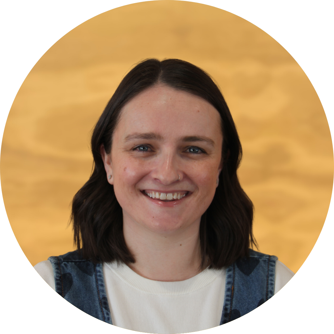 Holly Spence headshot
